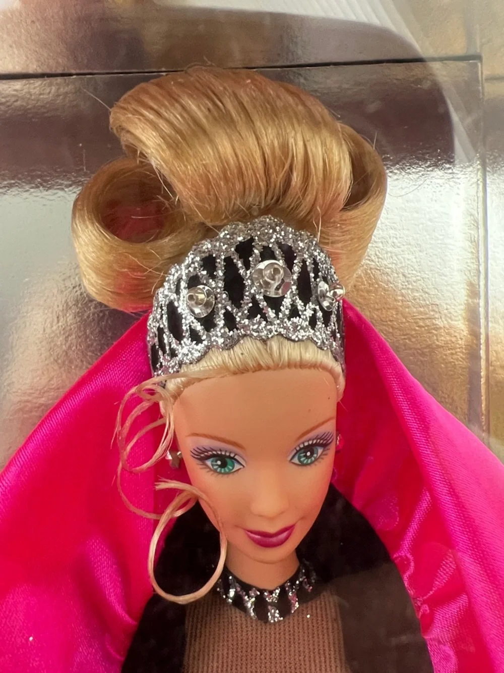 💃1998 Happy Holidays Special Edition Barbie Doll by Mattel Black & Hot Pink - Picture 13 of 17